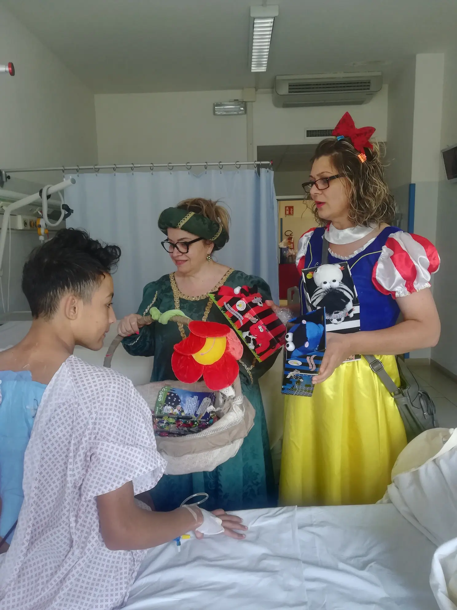 Bambino in ospedale con musica